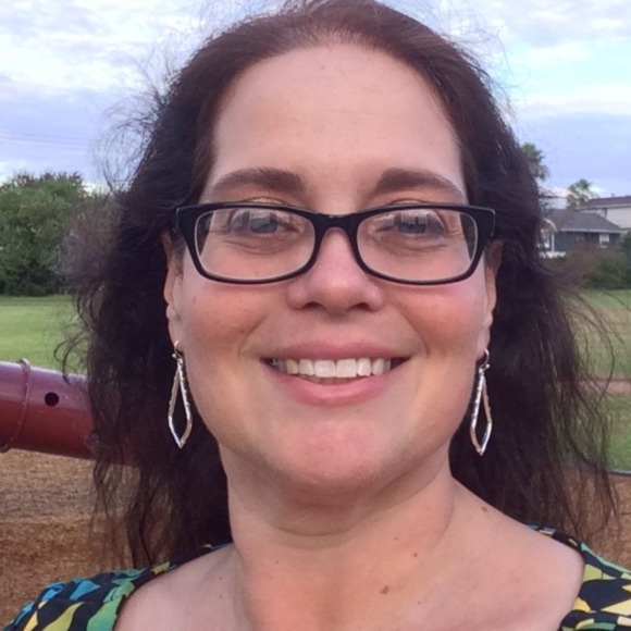 Meet your Posher, Cyndi - Picture 1 of 7